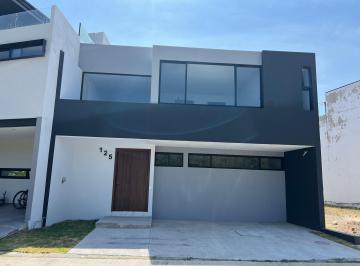 Casa de 2 habitaciones, Zapopan · Venta Casa Valle Imperial 235 m², 3 Recámaras.