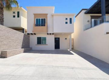 Casa de 3 habitaciones, Los Cabos · Casa en Venta en Cabo San Lucas en Quinta California en Privada con Alberca