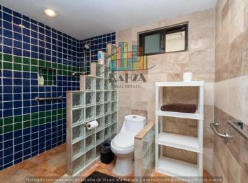 Casa · 405m² · 5 Recámaras · 2 Estacionamientos · Casa en Venta con Alberca, Jardin y 5 Recamaras en Campestre