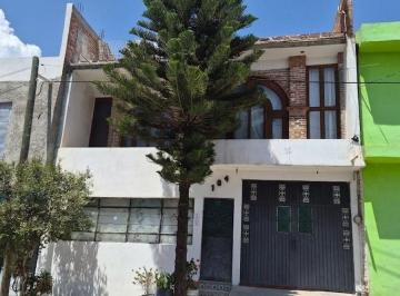 Casa de 4 habitaciones, León · Casa en Venta en Los Castillos, León Gto.
