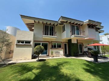 Casa de 3 habitaciones, Puebla · Elegante Residencia con Amplio Jardín, en Venta – La Providencia, Puebla