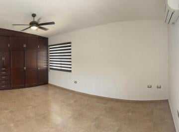 Casa · 200m² · 2 Estacionamientos · Casa en Venta, Cortijo del Río, Monterrey, Nuevo León
