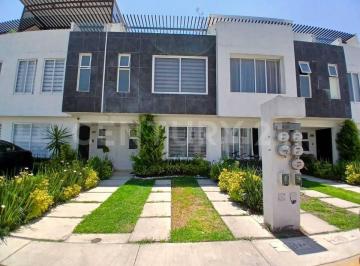 Casa · 128m² · 3 Recámaras · 1 Estacionamiento · Casa en Venta en Paseos del Bosque II Residencial Ojo de Agua, Tecámac Edo. Mex.