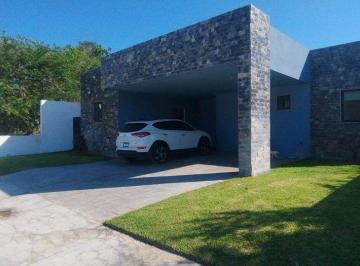 6272a76d7bedc471c0917485ebe8ae6c3f8101e8d4d2f63eeb2ca40cc31ea775 · Casa de Dos Niveles con Alberca en La Rejoyada de Komchen