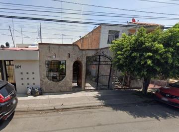 Casa de 3 habitaciones, Zapopan · Casa en Venta en Col. Jardines del Valle, Av Valle de Atemajac, Zapopan, Jal.