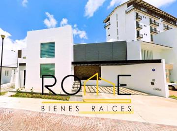 Casa de 4 habitaciones, Querétaro · ¡Casa en Venta Ubicada en Cumbres del Lago Queretaro, Grandiosa Oportunidad de Remate!