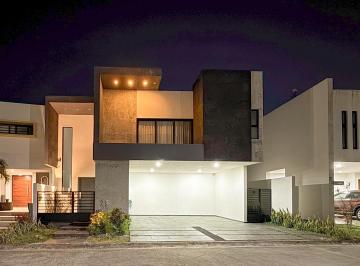 Casa · 274m² · 3 Recámaras · 2 Estacionamientos · Casa en Venta con Alberca en Punta Tiburón Riviera Veracruzana Alvarado Veracruz