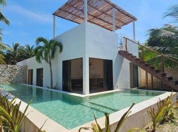 Casa · 183m² · 3 Recámaras · 2 Estacionamientos · Casa en Venta en San Crisanto Amplia Piscina, a Tres Calles de La Playa en San Crisanto Yucatán