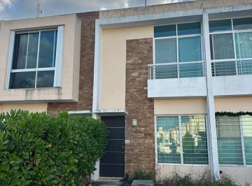 Casa · 120m² · 2 Recámaras · 2 Estacionamientos · Casa en Renta Santa Fe 3 Zona Sur Cancun