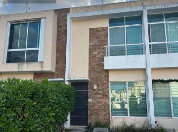 Casa · 120m² · 2 Recámaras · 2 Estacionamientos · Casa en Renta Santa Fe 3 Zona Sur Cancun