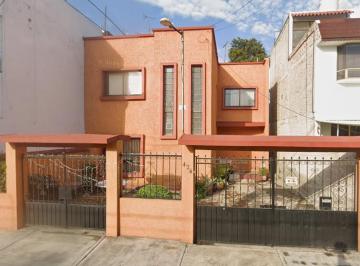 Casa de 4 habitaciones, Iztapalapa · Casa en Venta en Héroes de Churubusco