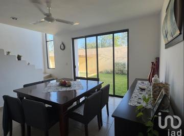 Casa · 106m² · 2 Recámaras · 2 Estacionamientos · Venta de Casa en El Fraccionamiento Cumbres Novonorte, Xcuyún, Conkal, Yucatán
