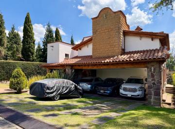 Casa · 400m² · 3 Recámaras · 6 Estacionamientos · Casa en Venta en Club de Golf Los Encinos