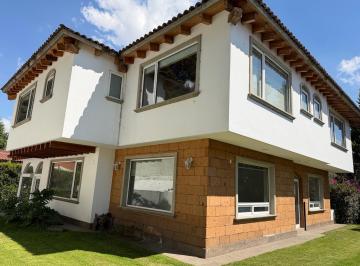 Casa · 450m² · 3 Recámaras · 5 Estacionamientos · Casa - Club de Golf Los Encinos