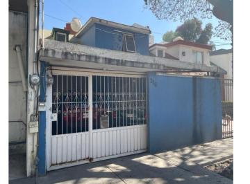 Casa de 4 habitaciones, Tlalnepantla de Baz · Casa en Venta en Valle Dorado