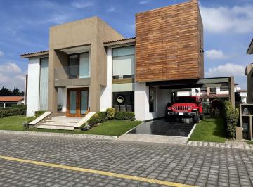 Casa · 325m² · 3 Recámaras · 4 Estacionamientos · Rincon de Los Encinos - Venta de Espectacular Casa