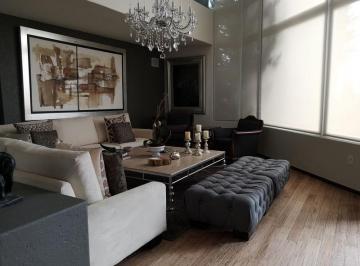 Casa · 550m² · 3 Recámaras · 6 Estacionamientos · Casa en Venta a un Costado de Club de Golf Los Encinos