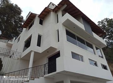 Casa · 500m² · 3 Recámaras · 3 Estacionamientos · Casa a La Venta en Club de Golf Los Encinos