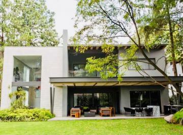 Casa · 1184m² · 4 Recámaras · 6 Estacionamientos · Casa - Club de Golf Los Encinos