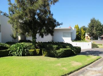 Casa · 550m² · 3 Recámaras · 6 Estacionamientos · Casa - Club de Golf Los Encinos