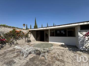 Casa · 426m² · 3 Recámaras · 3 Estacionamientos · Venta Residencia Fracc. Cipres Zavaleta, Puebla.