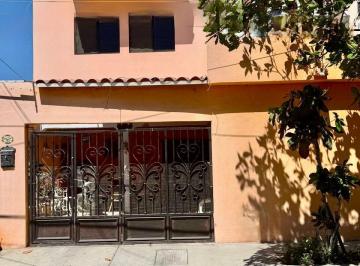 Casa · 195m² · 3 Recámaras · 1 Estacionamiento · Casa Mejillon