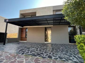 Casa de 4 habitaciones, Querétaro · Casa en Venta 4 Habitaciones con Vista en Altozano El Nuevo Querétaro