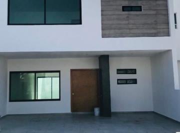 Casa de 3 habitaciones, Querétaro · Casa en Venta. Vive en El Coto Club Lucepolis Queretaro por Una Fracción de Su Precio Real