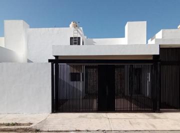Casa de 3 habitaciones, Mérida · Linda Casa en Renta Buena Ubicación