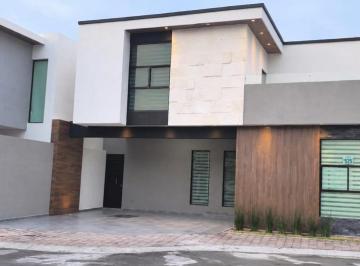 1 · Casa Nueva Equipada en Renta en Privanzas del Campestre