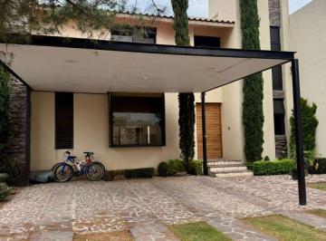 Casa de 3 habitaciones, León · Casa en Renta en La Campiña, Cluster 2.