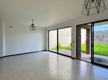 Casa de 3 habitaciones, León · Casa en Renta en La Campiña, Cluster 2.