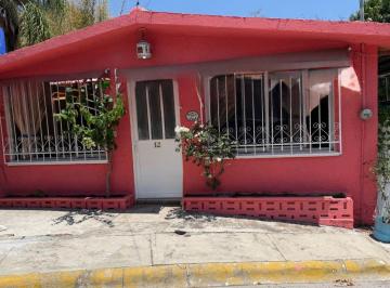 Casa de 3 habitaciones, Cuernavaca · Casa en Venta en El Vergel Centro de Cuernavaca, Cerca de Plan de Ayala
