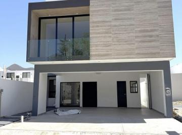 Casa · 372m² · 4 Recámaras · 3 Estacionamientos · Casa en Venta en Pedregal del Huajuco