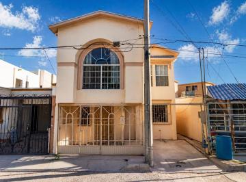 Casa · 173m² · 3 Recámaras · 1 Estacionamiento · Casa en Venta en Condominio Satelite II Entre Gomez Morin y Ejercito Nacional