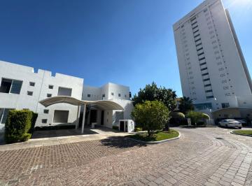 Casa de 5 habitaciones, Irapuato · Casa en Venta en Provincia Cibeles, Irapuato | Esquina, Alberca y 270.2 m² Priva