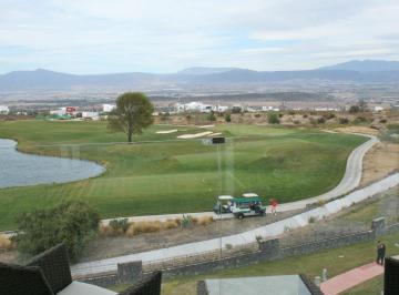 Departamento · 150m² · 2 Recámaras · 2 Estacionamientos · Departamento Amueblado en Renta Zibata con Vista Al Campo de Golf