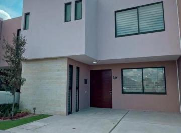 Casa en condominio · 4 Recámaras · 2 Estacionamientos · Casa en Condominio en Venta en Lomas del Marqués