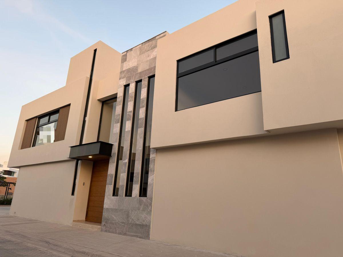 Alto Lago, Hermosa Casa!
