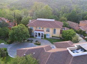 Casa · 1250m² · 4 Recámaras · Casa en Venta Las Estancias Carretera Nacional