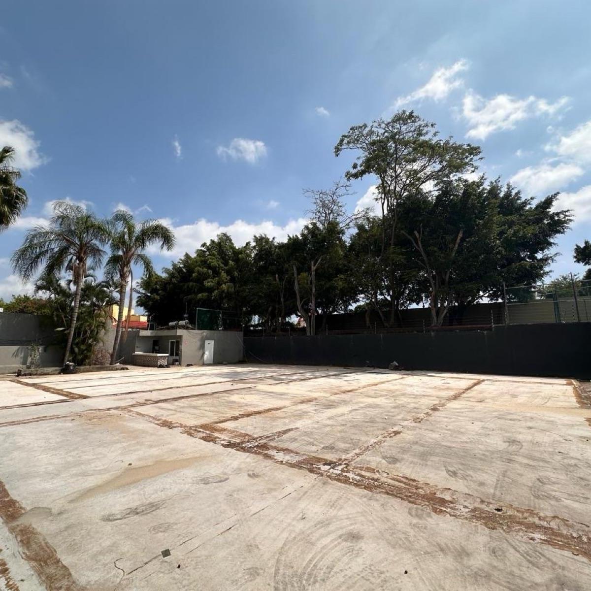 Commercial Land - Acapantzingo Neighborhood
