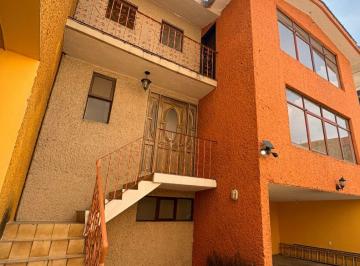 Fachada Casa en Condominio · Casa en Condominio Cercano Al Puente de Los Poetas
