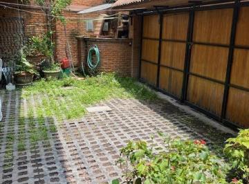 Casa · 300m² · 2 Recámaras · 23 Estacionamientos · Casa en Venta en Lomas Hipódromo