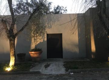 Casa · 597m² · 4 Recámaras · 4 Estacionamientos · Casa en Venta en Contadero