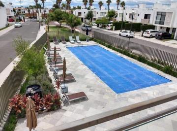 Casa en condominio de 3 habitaciones, Celaya · Amplia Casa en Fracc. La Cantera Cerca de Salida a Cortzar
