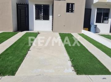 Casa · 2 Recámaras · 2 Estacionamientos · Casa en Renta Viñas del Mar - (4)
