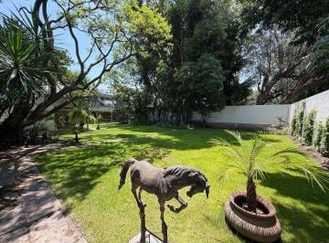6ecabbb25982250a2745daa7b4d8fccb9ecf512559e7039a5cd263de3abd879f · Casa en Venta Para Remodelar en Lomas de Chapultepec