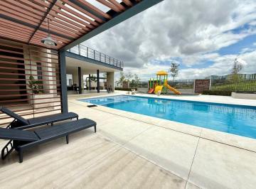 Casa de 4 habitaciones, Zapopan · Casa Moderna en Coto Nara, Capital Norte | 3 Niveles | Amenidades Premium