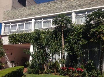 Casa · 500m² · 4 Recámaras · 8 Estacionamientos · Casa en Venta en La Colonia del Valle