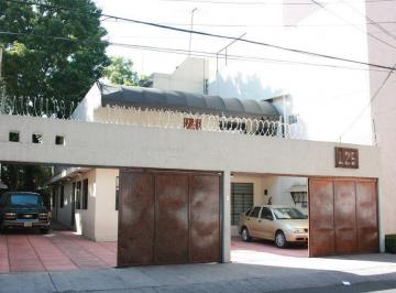 Casa · 410m² · 10 Recámaras · 7 Estacionamientos · Venta Casa del Valle Uso de Suelo Para Oficina